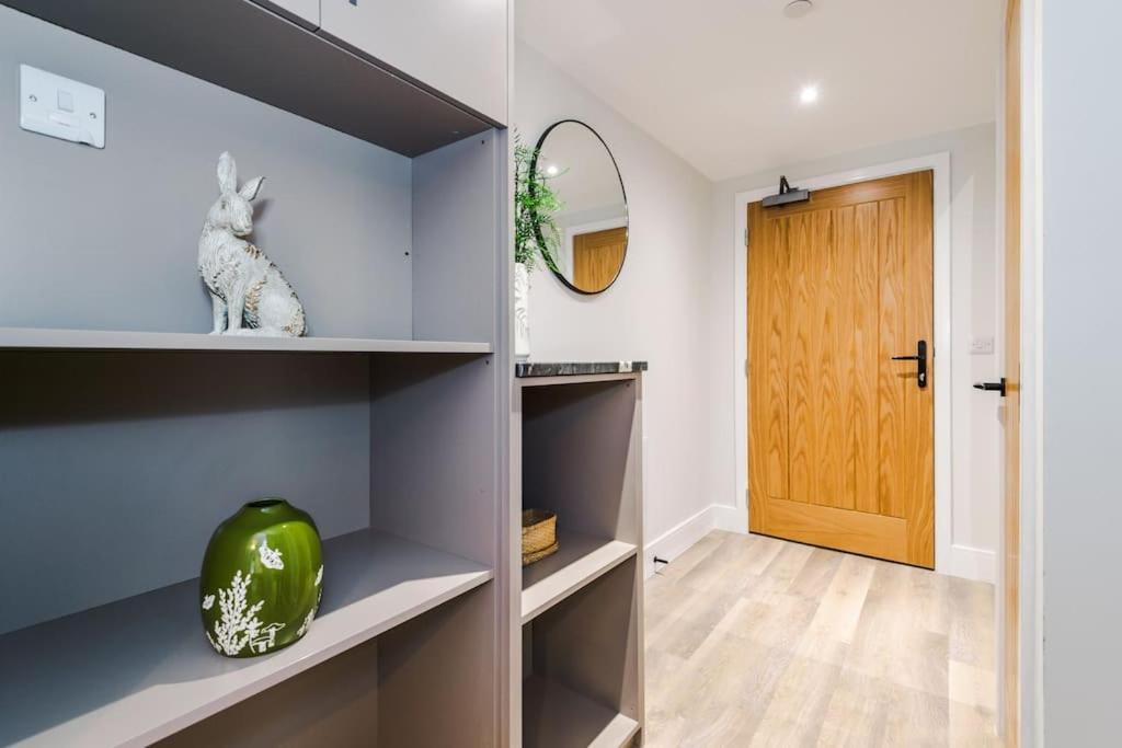 Apartment No.44 *
